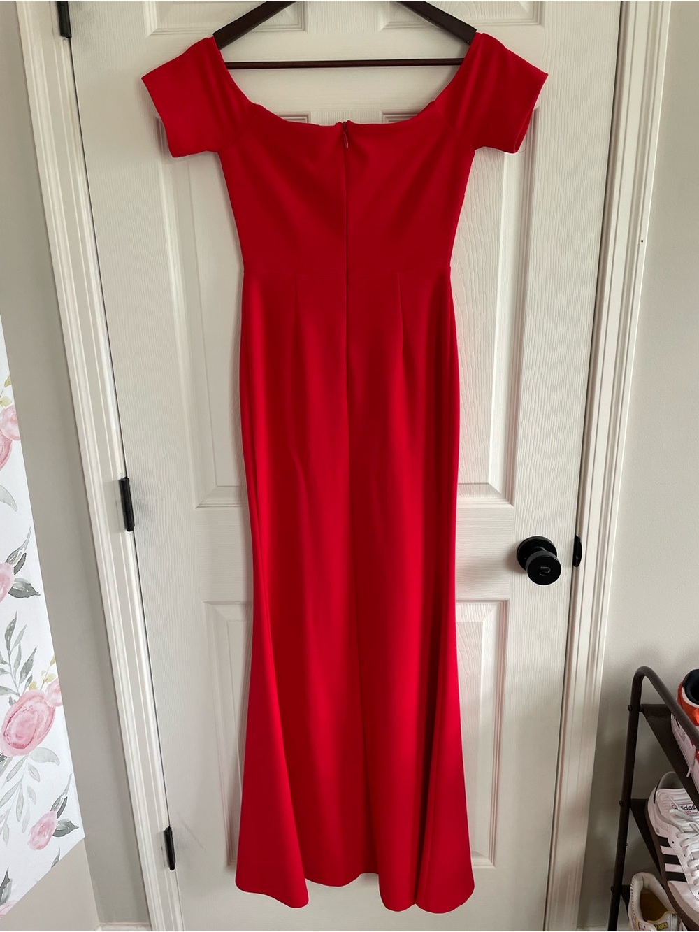 Lulu’s Red Off Shoulder Maxi Dress Formal Evening Gown Size S Flattering Fitted - Picture 8 of 10